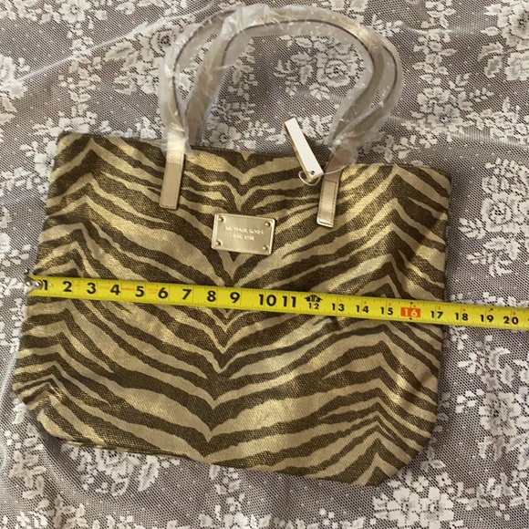 Michael Kors Metallic Zebra Print Tote Purse NEW Animal Print Vegan - Picture 3 of 10